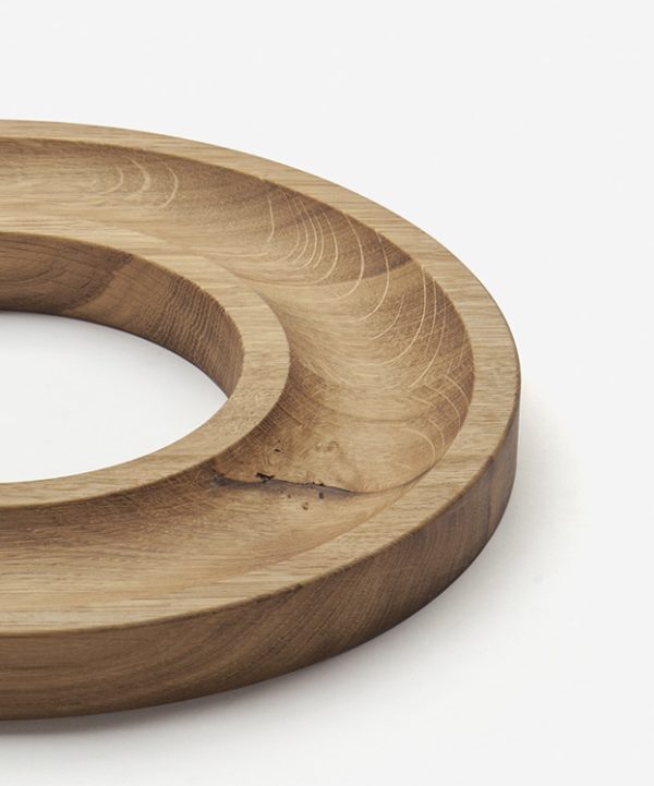 Marblelous Oak ring tray - WOOD205 - Precious wood full of character confined in a simple geometric shape. A piece to govern the centre of your table