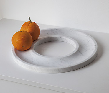 ring tray - carrara marble - tray with oranges