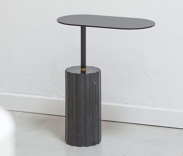 Column side table marquina