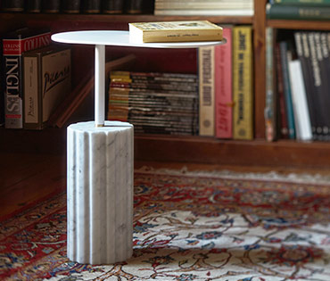 Column side table carrara